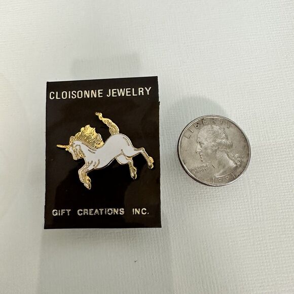 Vintage 1980 Gift Creations Unicorn Cloisonne Lapel Pin Brooch White Gold Enamel - Picture 3 of 9